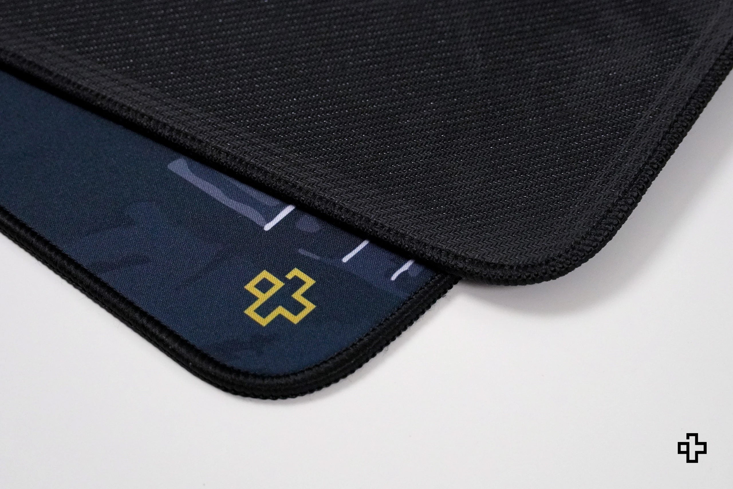 Deskmat egérpad QwertyKey Fallout 4mm szegélyezett szélével