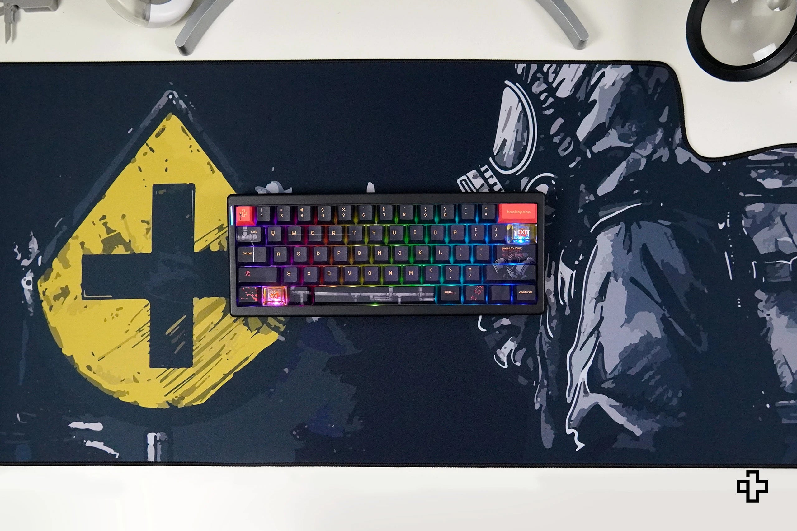 Deskmat egérpad QwertyKey Fallout 4mm szegélyezett szélével