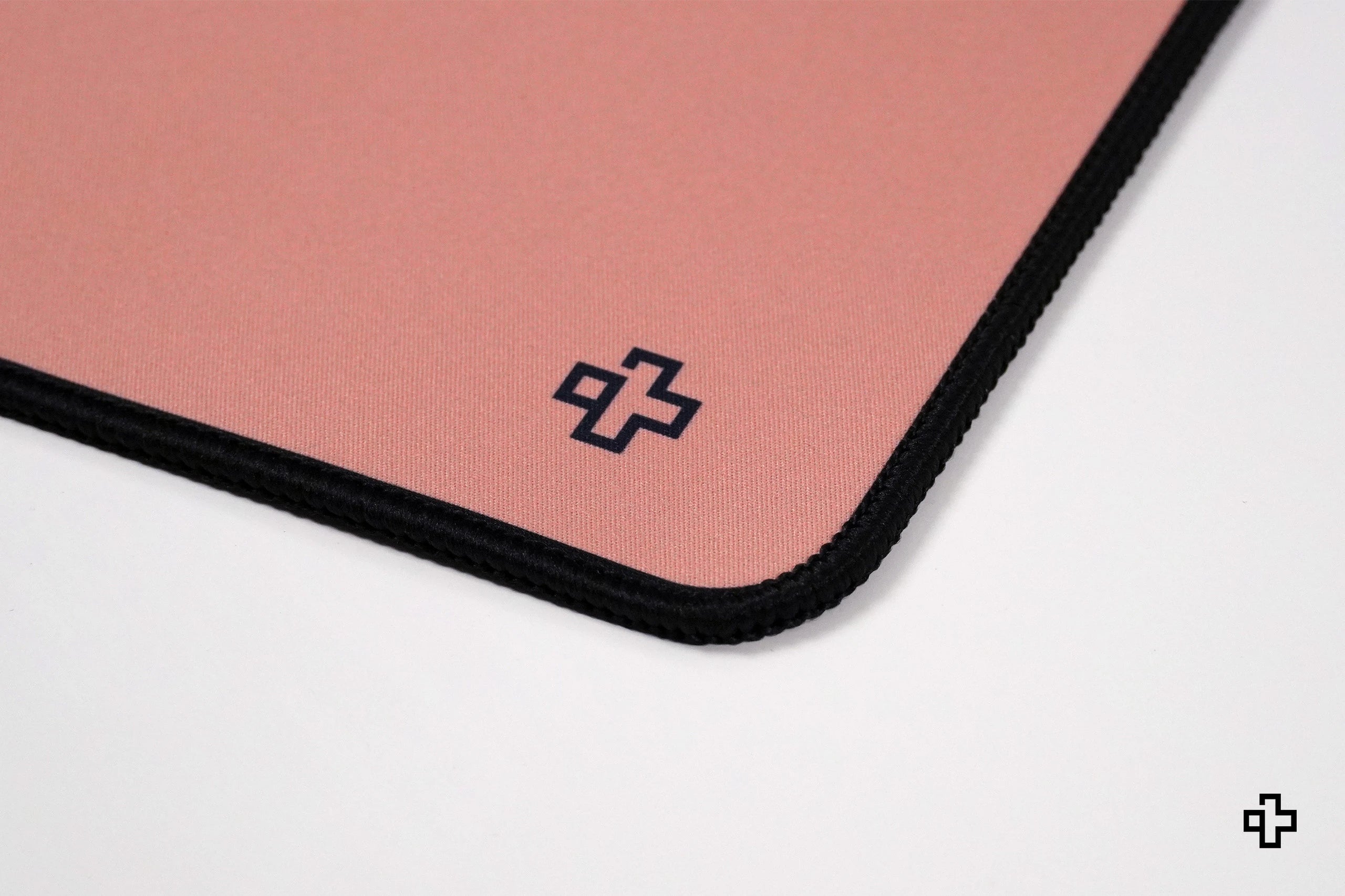 Deskmat egérpad QwertyKey Western 4mm varrt szélek