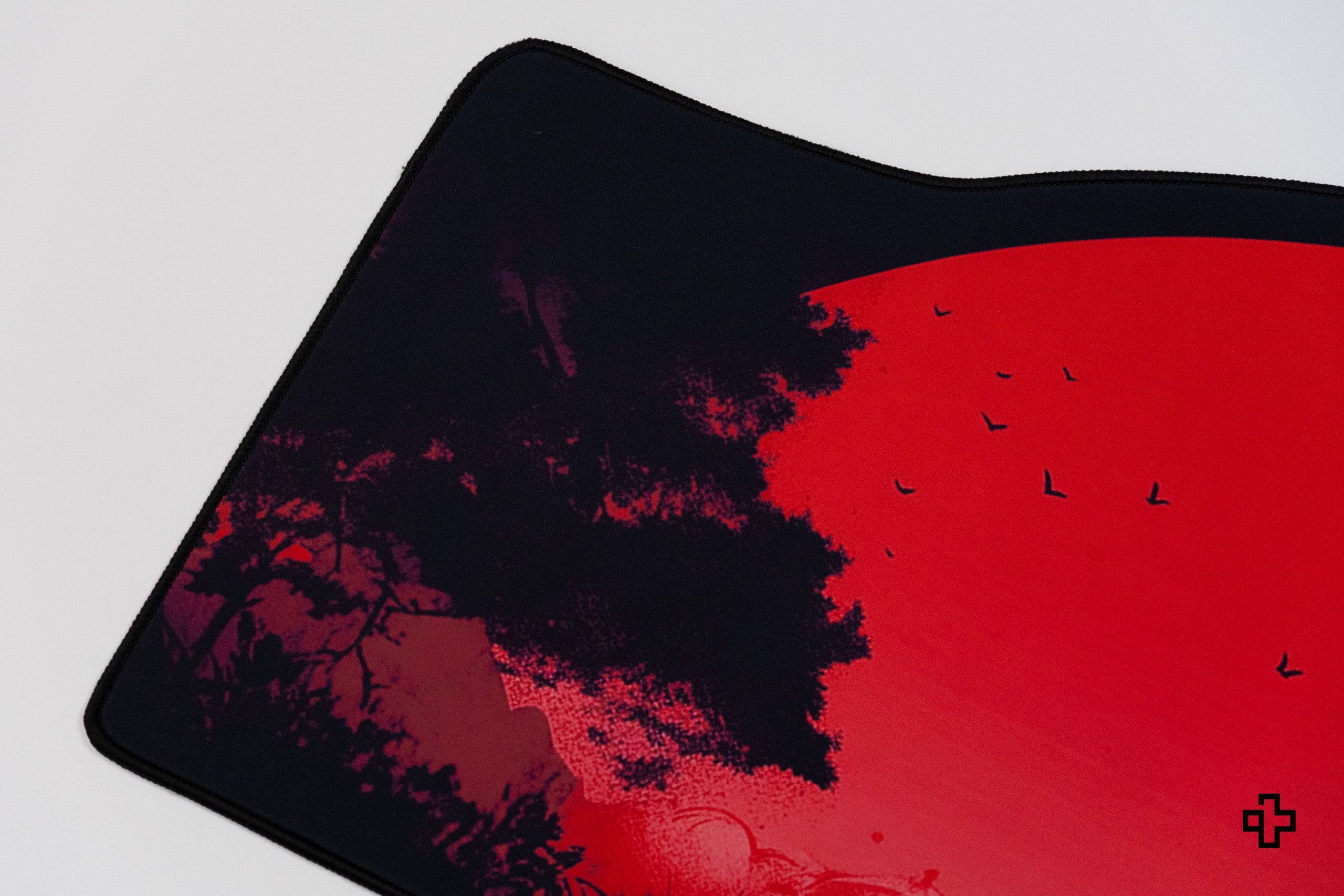 Deskmat Egérpad QwertyKey Samurai 4mm varrott szélekkel
