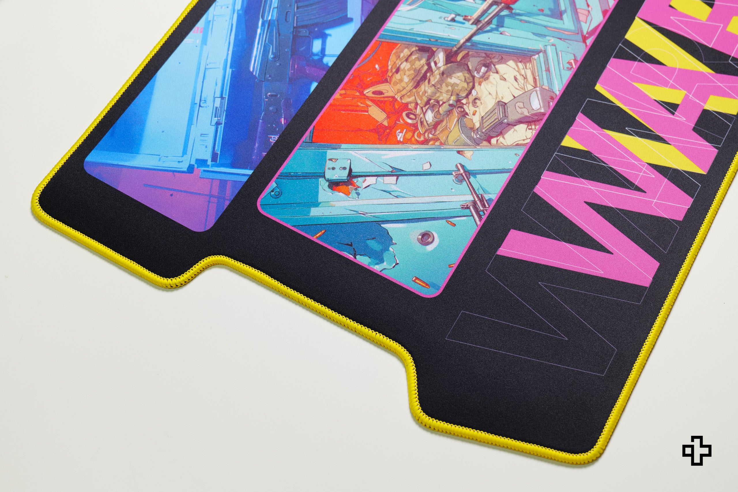 Deskmat Egérpad QwertyKey Háború 4mm varrott szélek