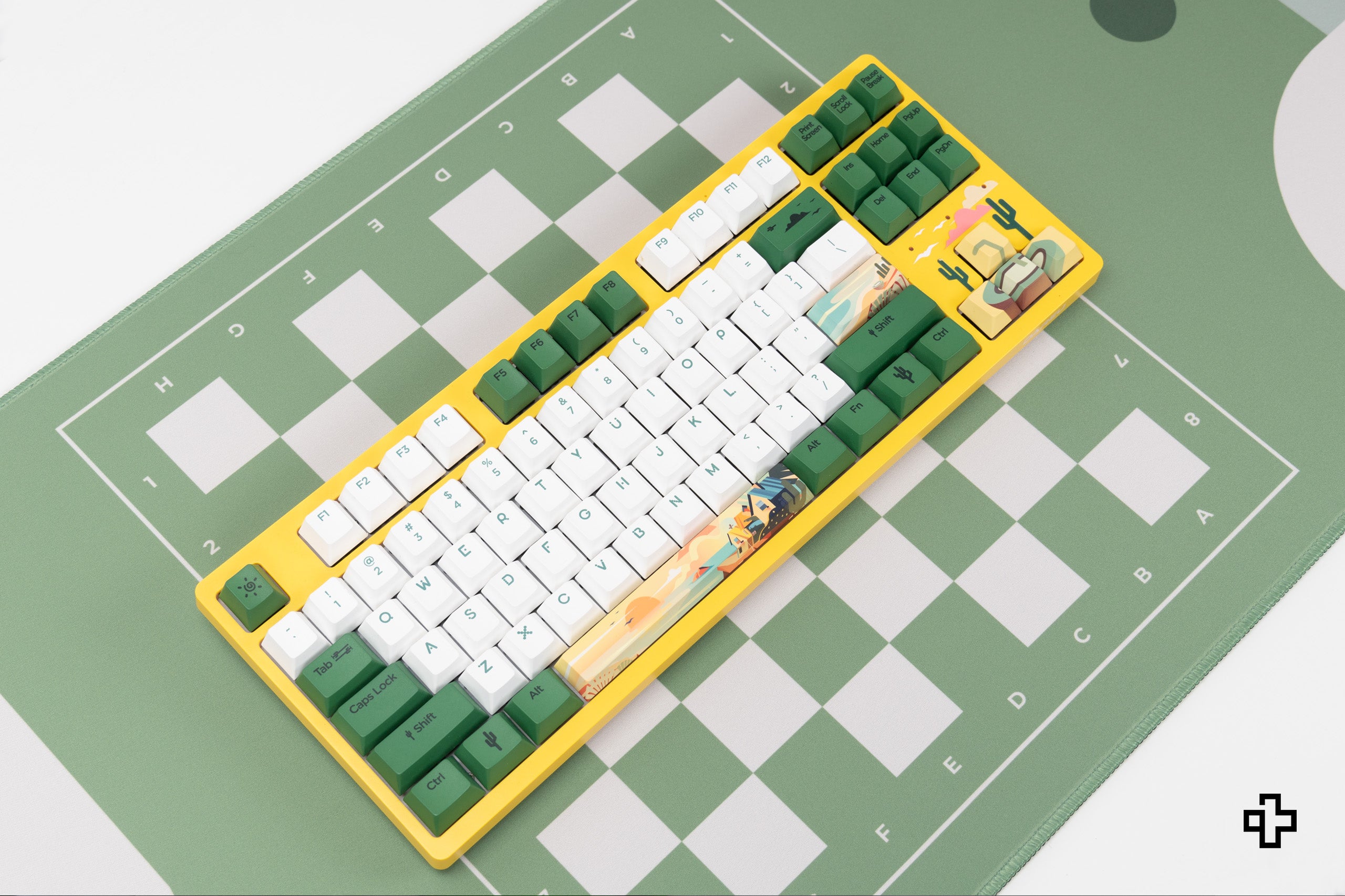 Deskmat Egérpad QwertyKey Sakk 4mm varrott szélek
