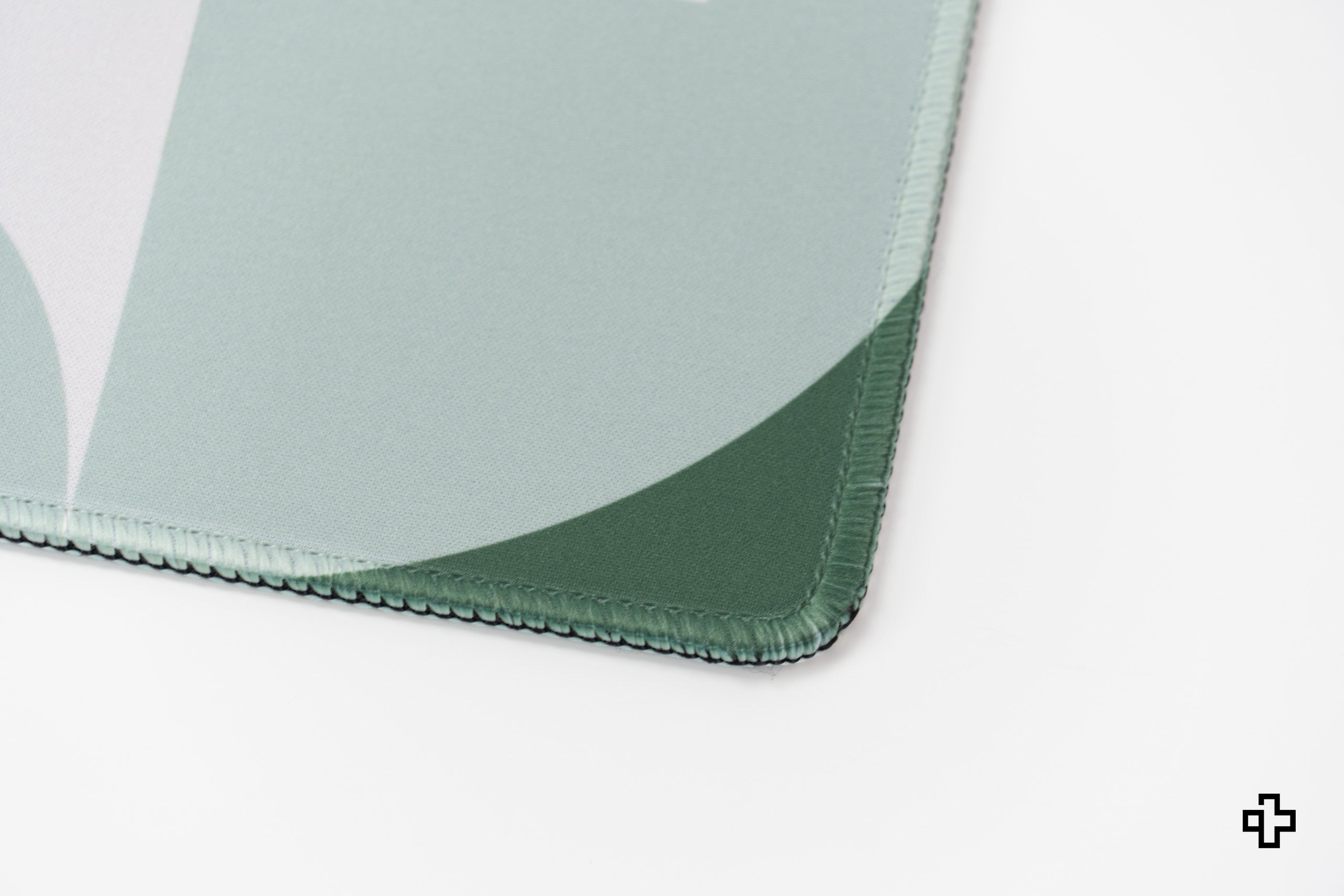 Deskmat Egérpad QwertyKey Sakk 4mm varrott szélek