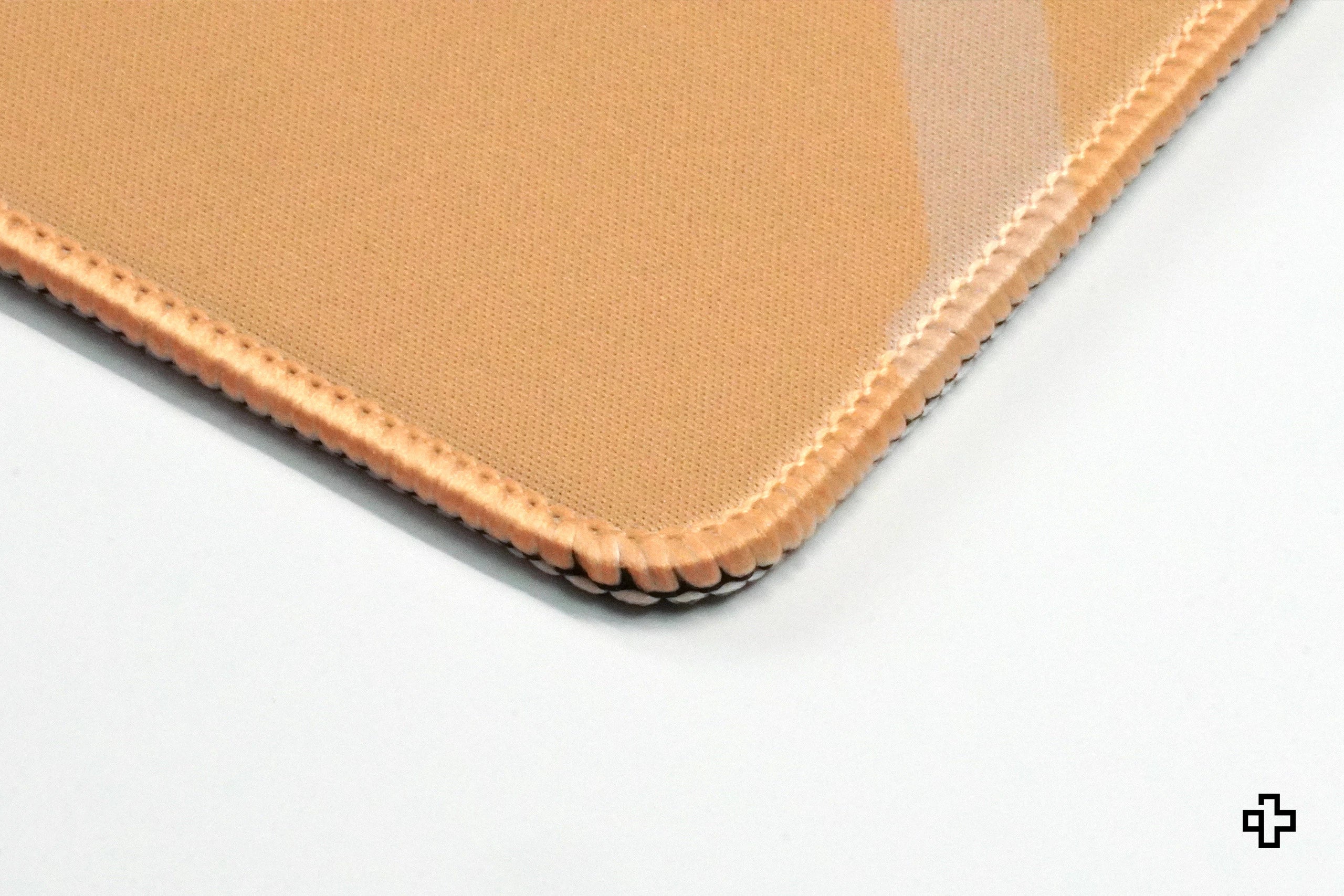 Deskmat Egérpad QwertyKey Kutya Öröm 4mm szegélyezett szélek