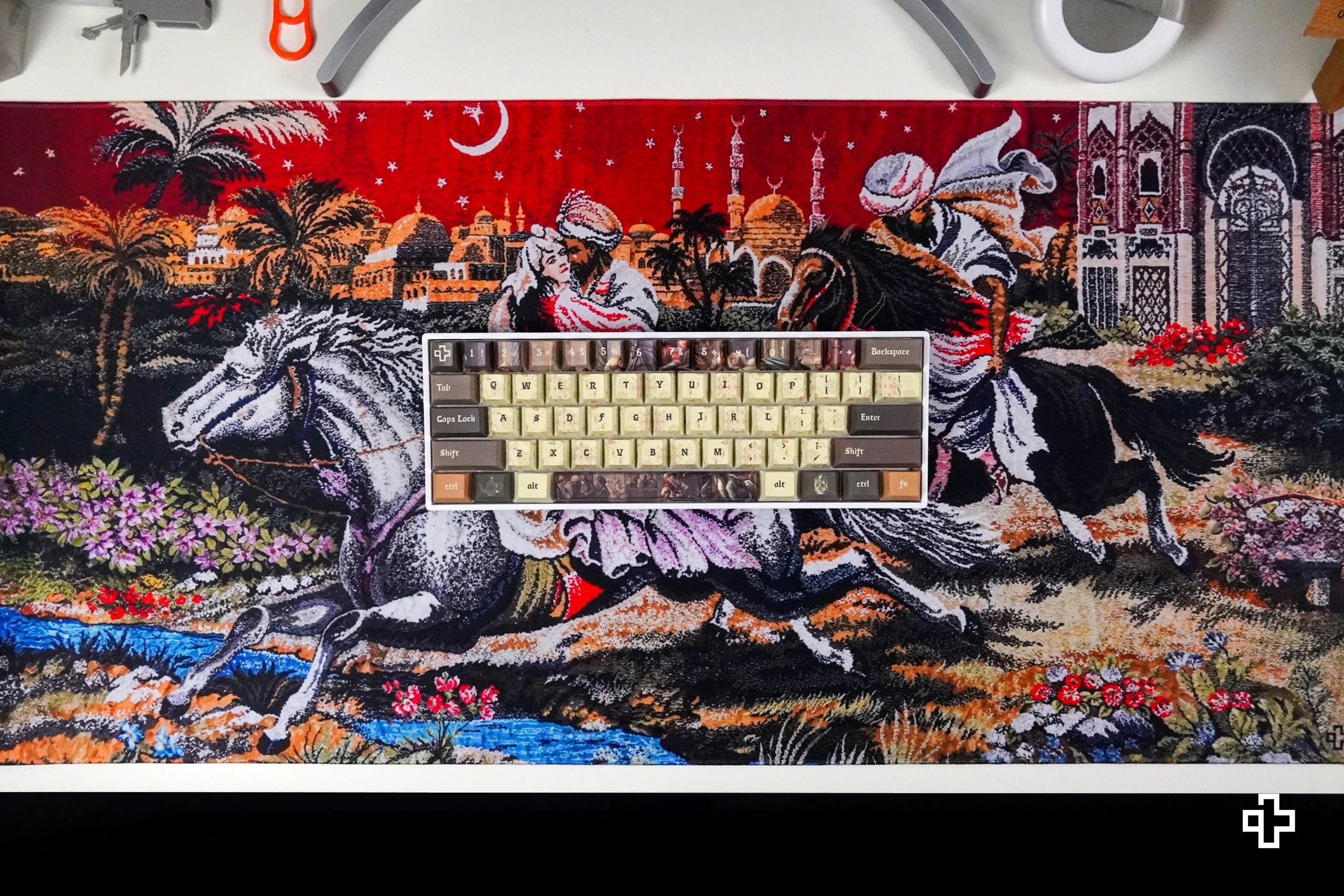 QwertyKey A Szerelemrabló a Szeraiból Hotswap RGB Mechanikus Játékbillentyűzet