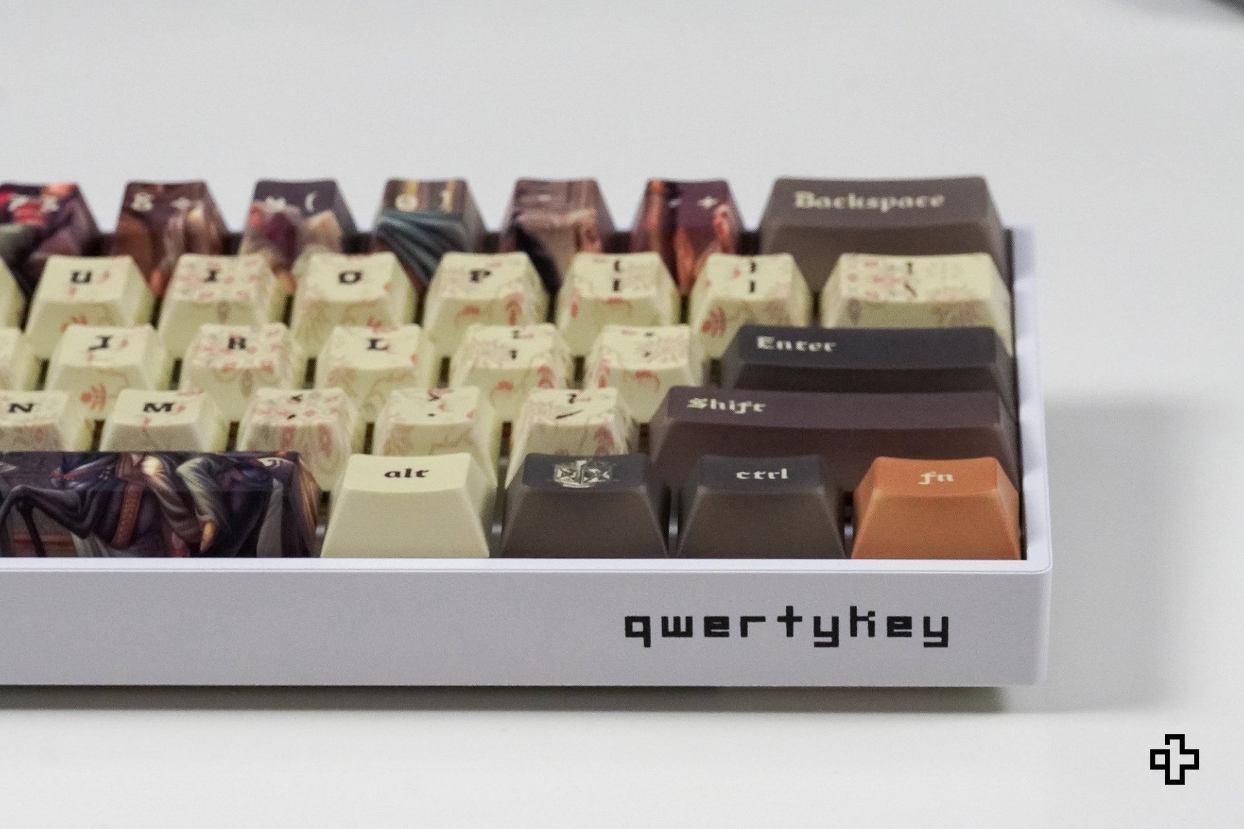 QwertyKey A Szerelemrabló a Szeraiból Hotswap RGB Mechanikus Játékbillentyűzet