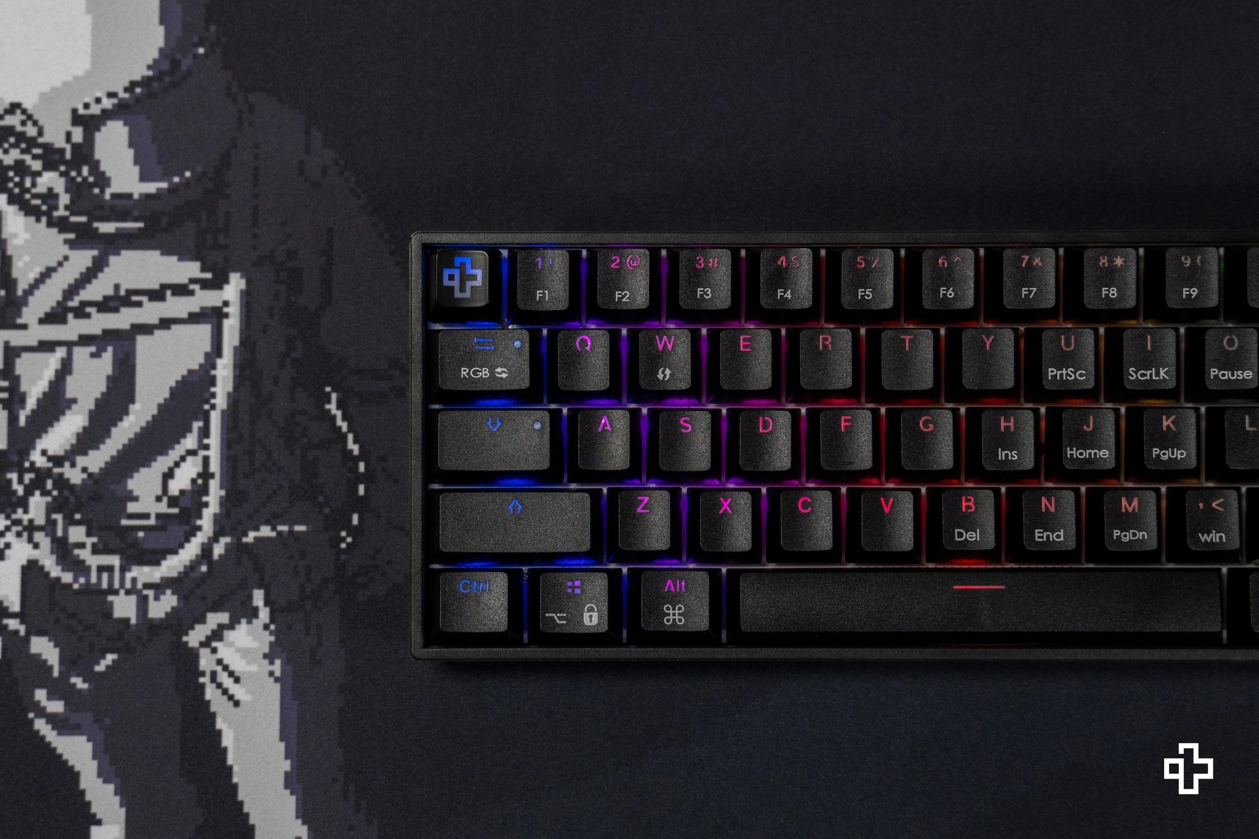 QwertyKey H61 Split Fekete Hotswap RGB Mechanikus Gaming Billentyűzet