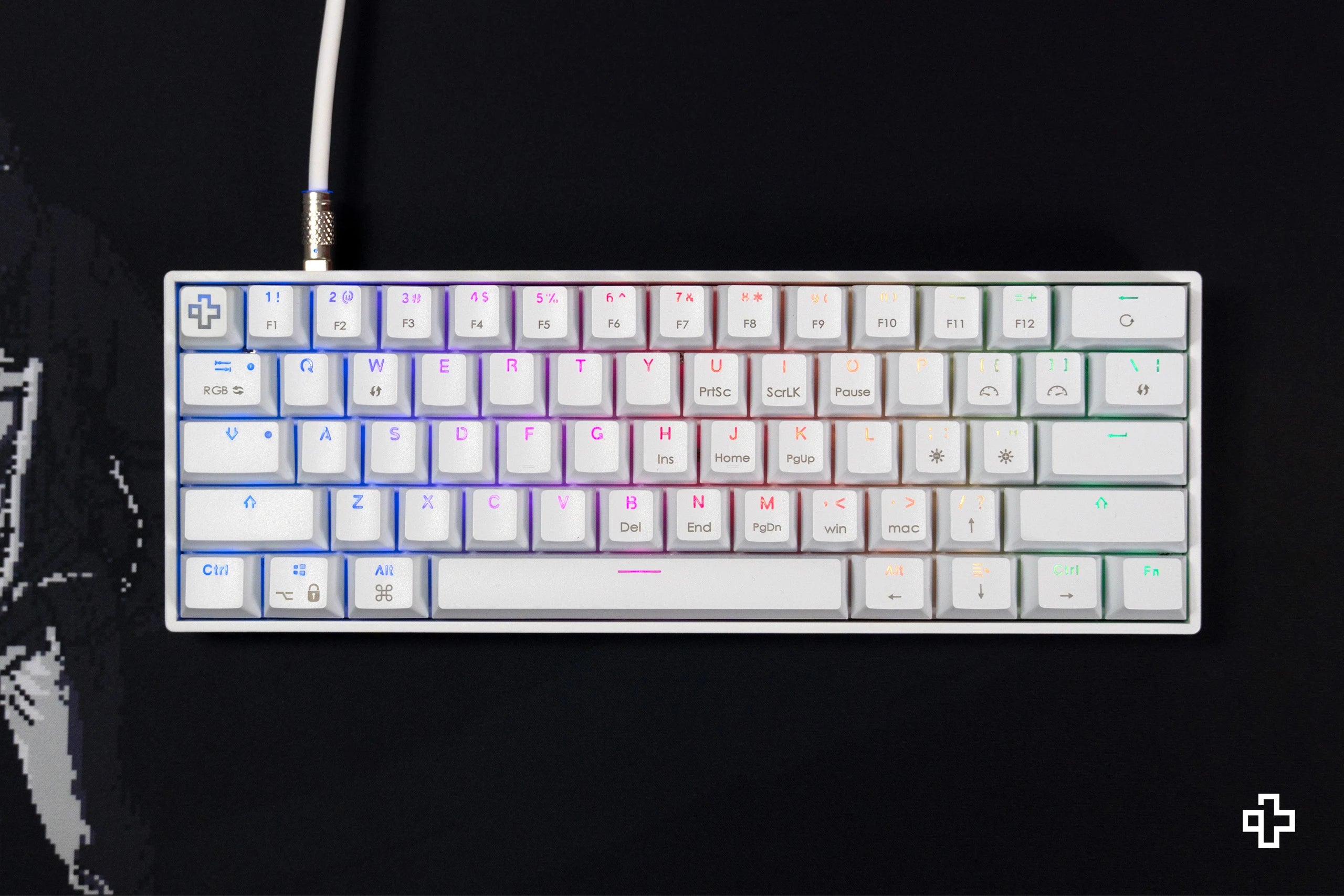 QwertyKey H61 Split Alba Hotswap RGB Mechanikus Játékbillentyűzet