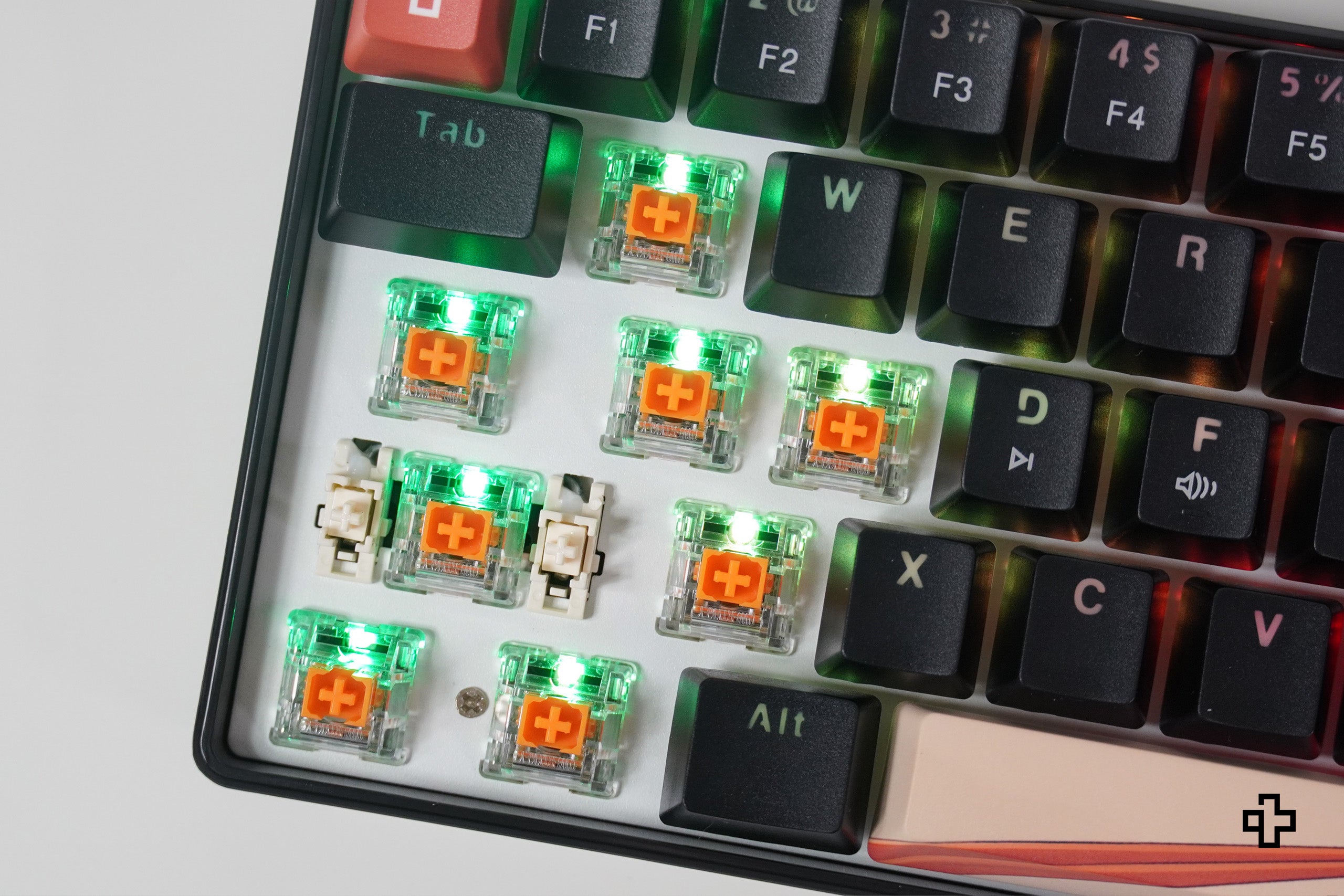 QwertyKey Rice V3 Neagra Hotswap RGB Szoftveres Mechanikus Játékbillentyűzet