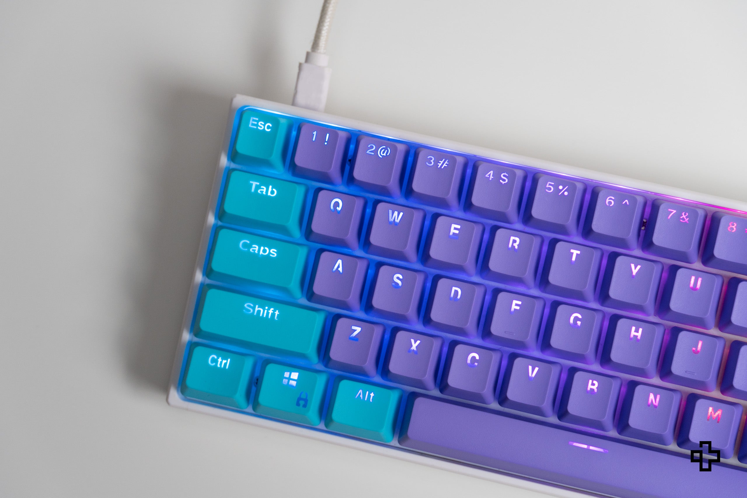 Set Íz QWERTY Liliac-Ocean Áttetsző Profil OEM Anyag PBT – dupla lövés