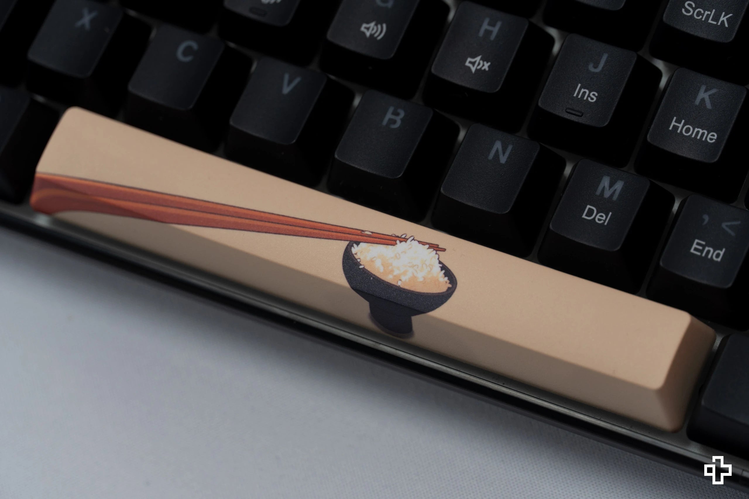 QwertyKey Rice V3 Neagra Hotswap RGB Szoftveres Mechanikus Játékbillentyűzet