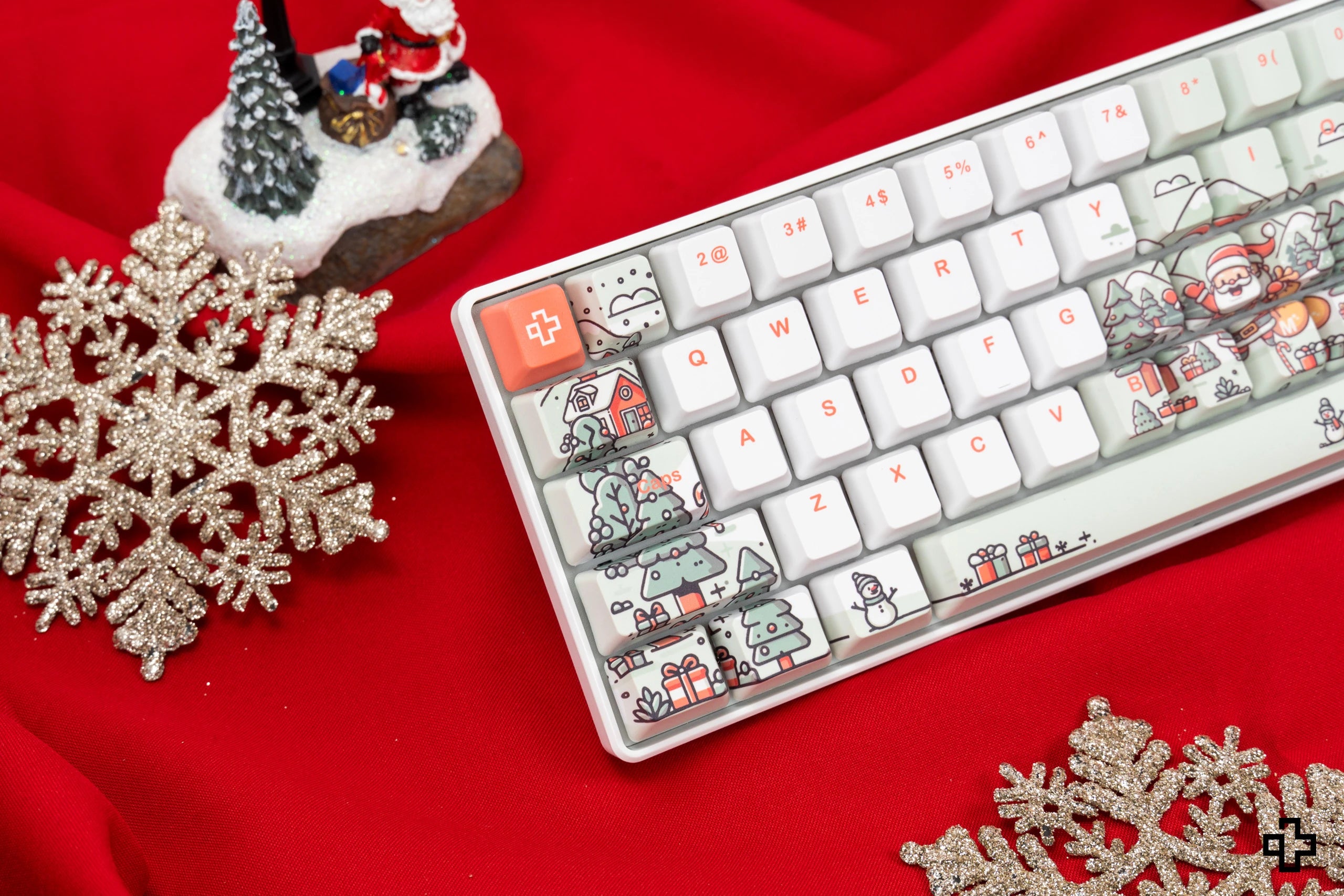 QwertyKey Mikulás Hotswap Mechanikus Billentyűzet Karácsony Gaming