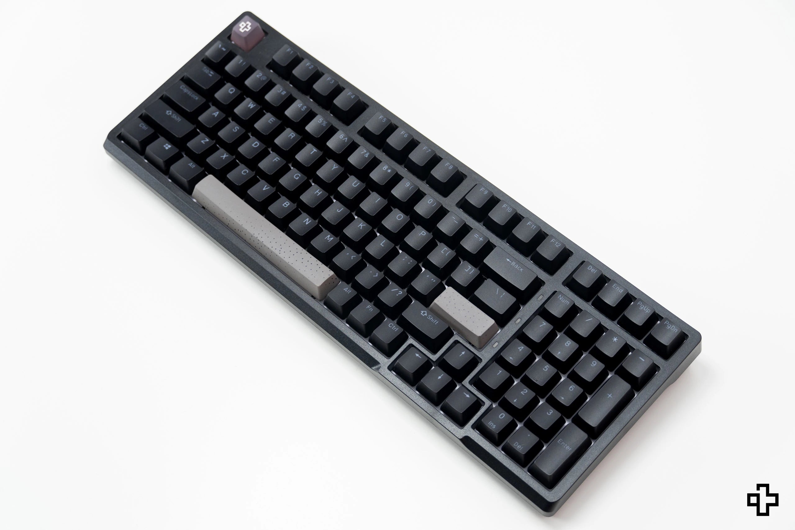 QwertyKey Pepper V2 RGB Hotswap Szoftver Mechanikus Játékbillentyűzet Hotswap