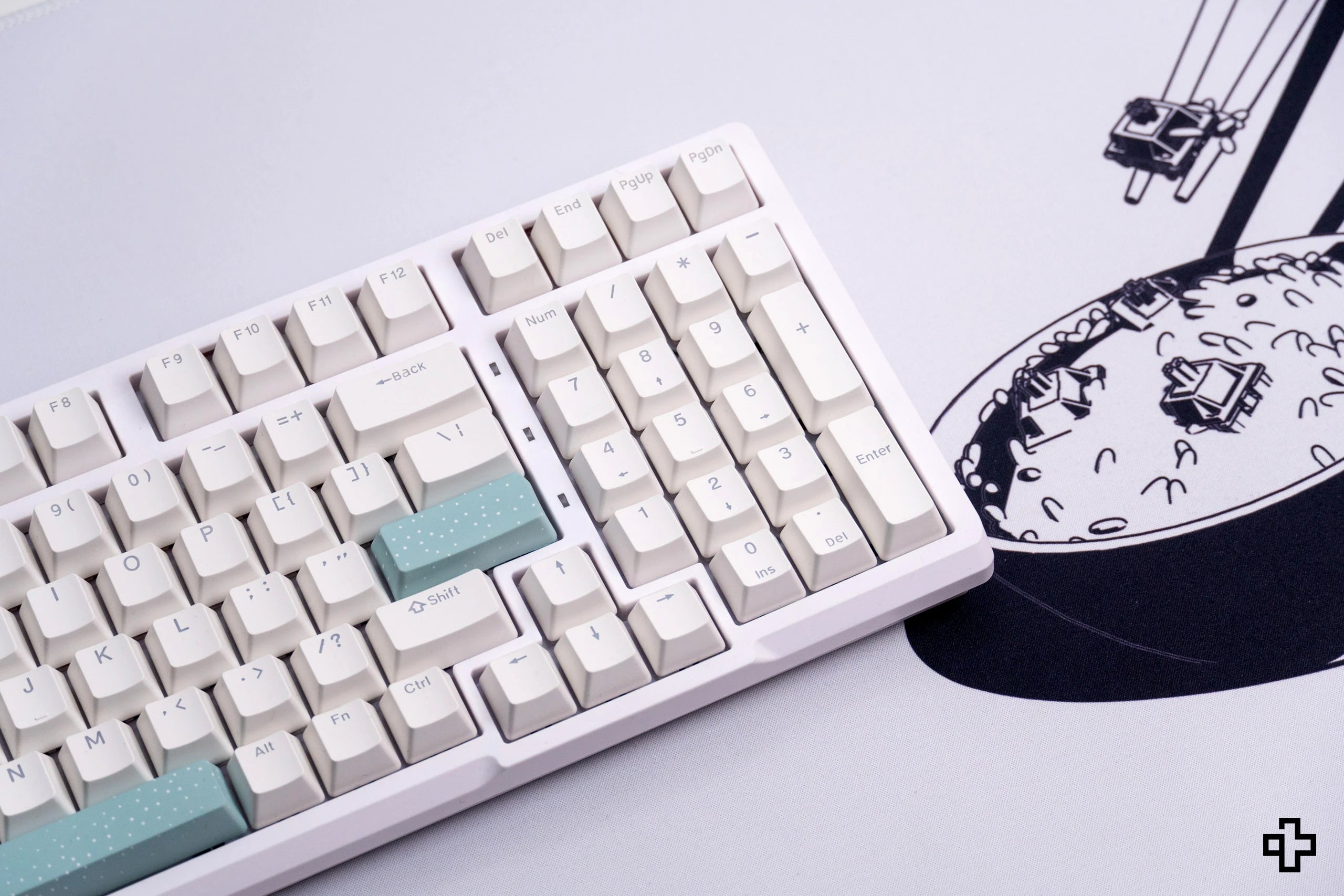 QwertyKey Salt V2 RGB Hotswap Szoftver Mechanikus Játékbillentyűzet Hotswap