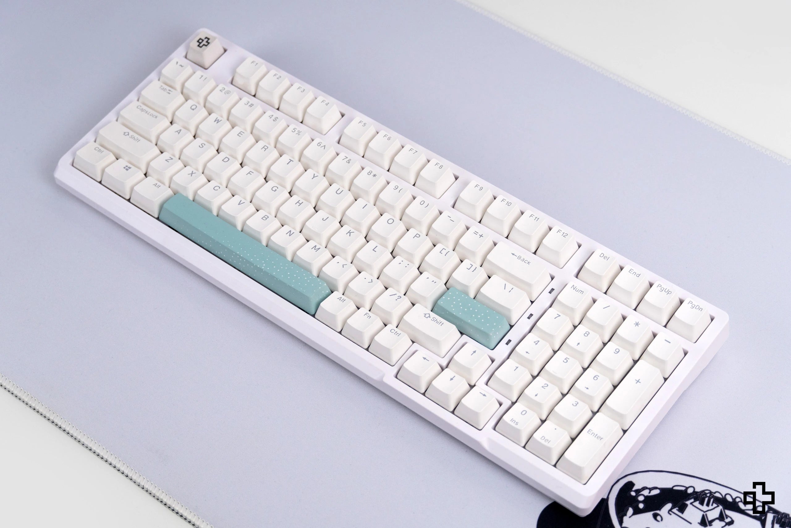 QwertyKey Salt V2 RGB Hotswap Szoftver Mechanikus Játékbillentyűzet Hotswap