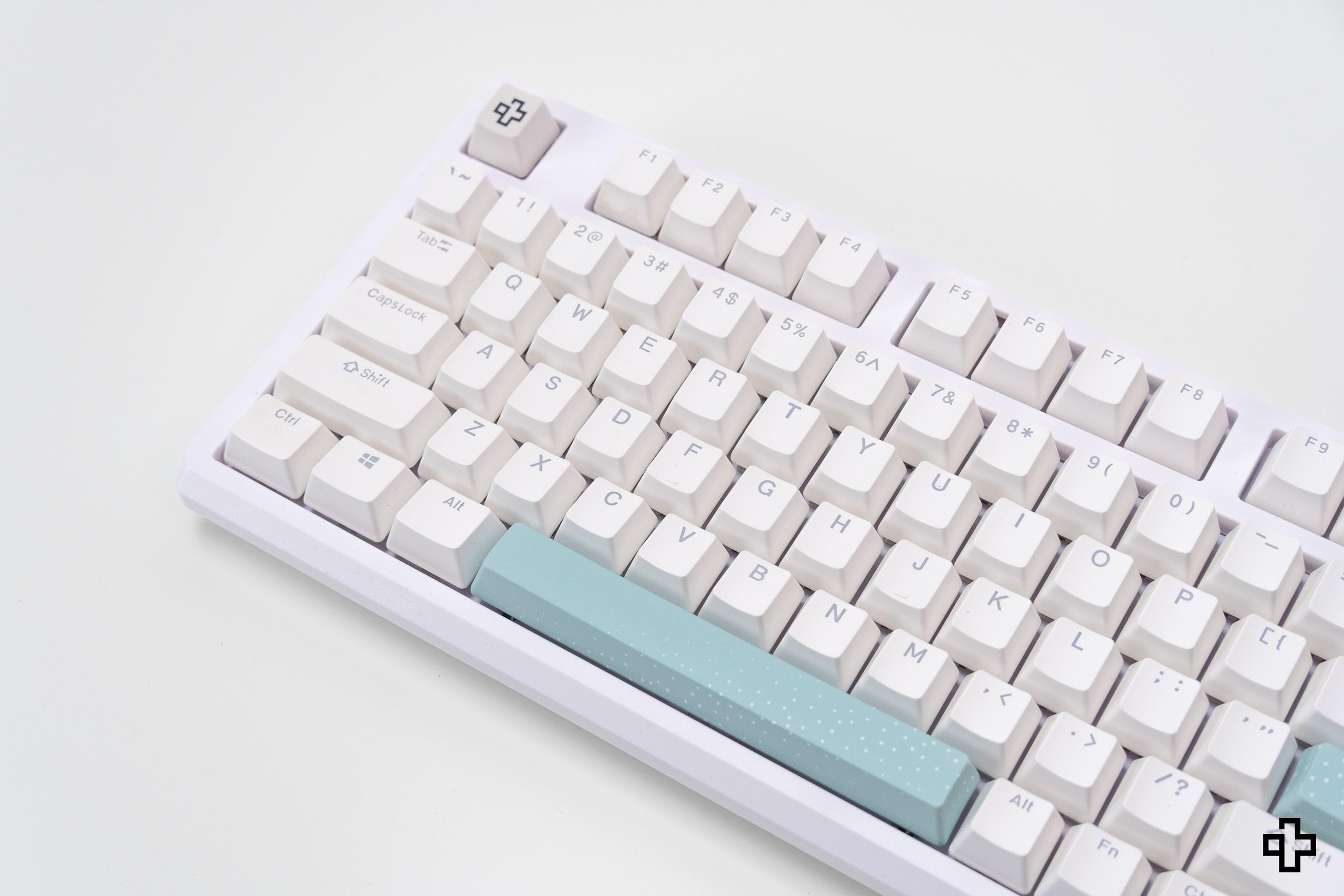 QwertyKey Salt V2 RGB Hotswap Szoftver Mechanikus Játékbillentyűzet Hotswap