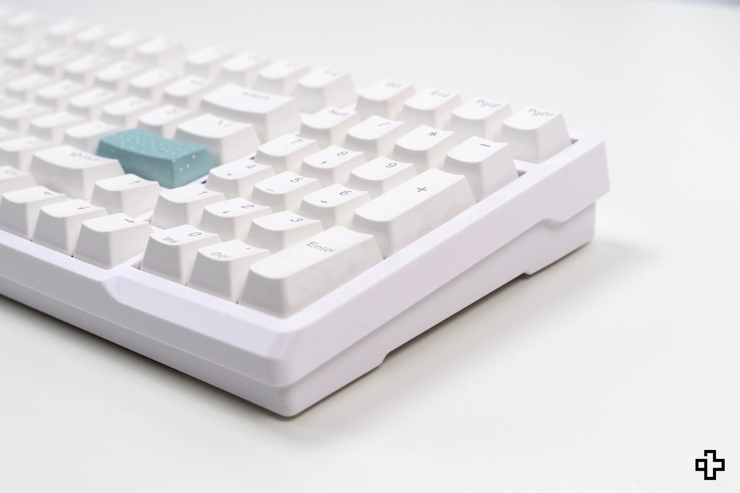 QwertyKey Salt V2 RGB Hotswap Szoftver Mechanikus Játékbillentyűzet Hotswap