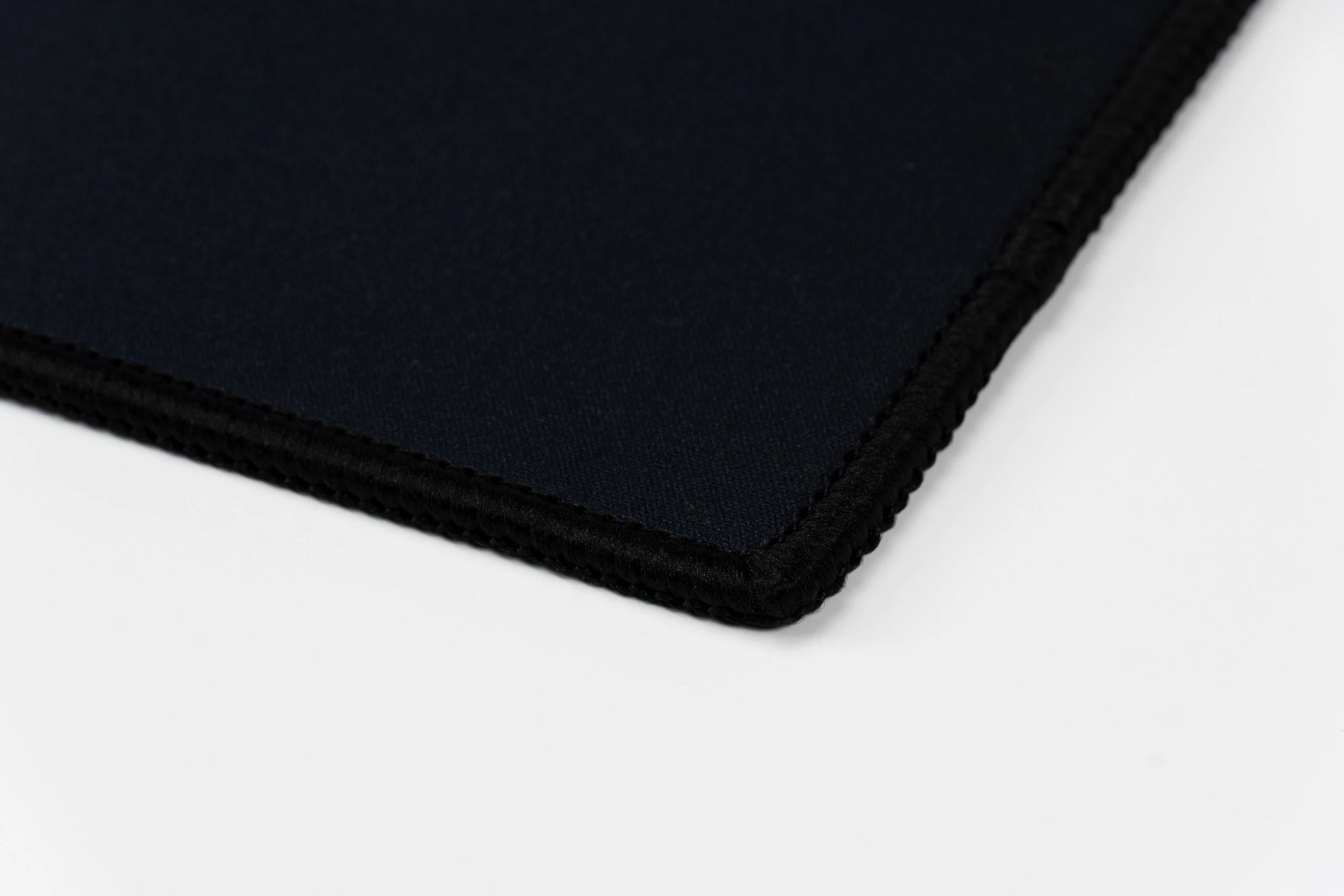 Deskmat Egérpad QwertyKey Űrhajós Neregulat 4mm varrott szélek