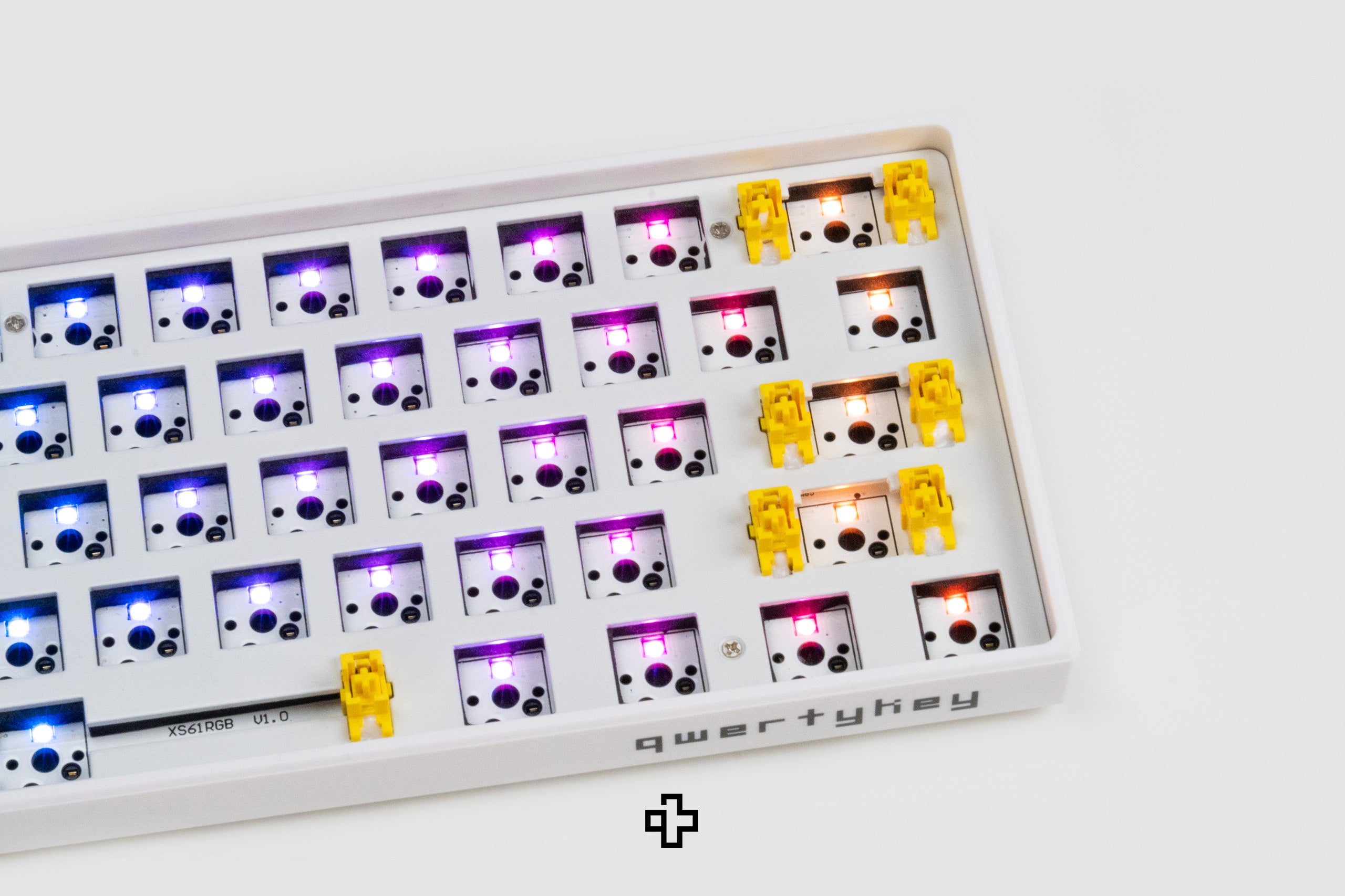 QwertyKey Alb 61 Gamer Mechanikus Billentyűzet Készlet