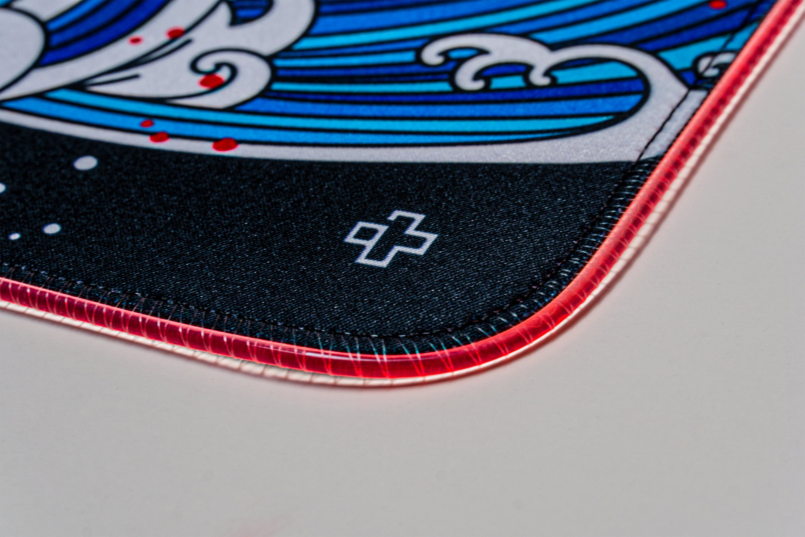 Deskmat Egéralátét QwertyKey RGB JapanWave 4mm szegélyezett szélek