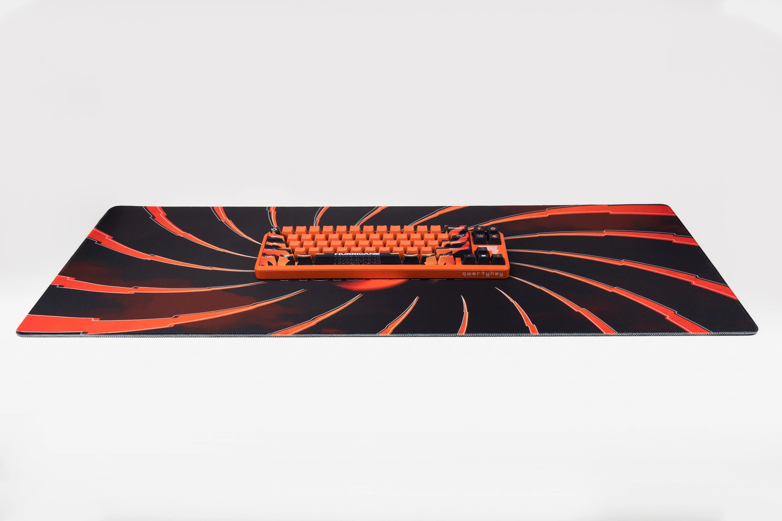 Deskmat Egérpad QwertyKey Hurricane 4mm varrott szélek