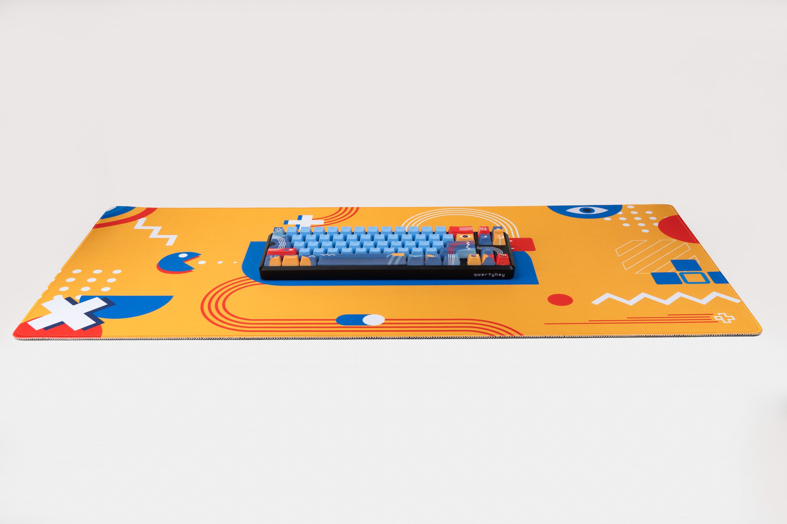 Deskmat Egérpad QwertyKey Metrikus 4mm varrott szélek