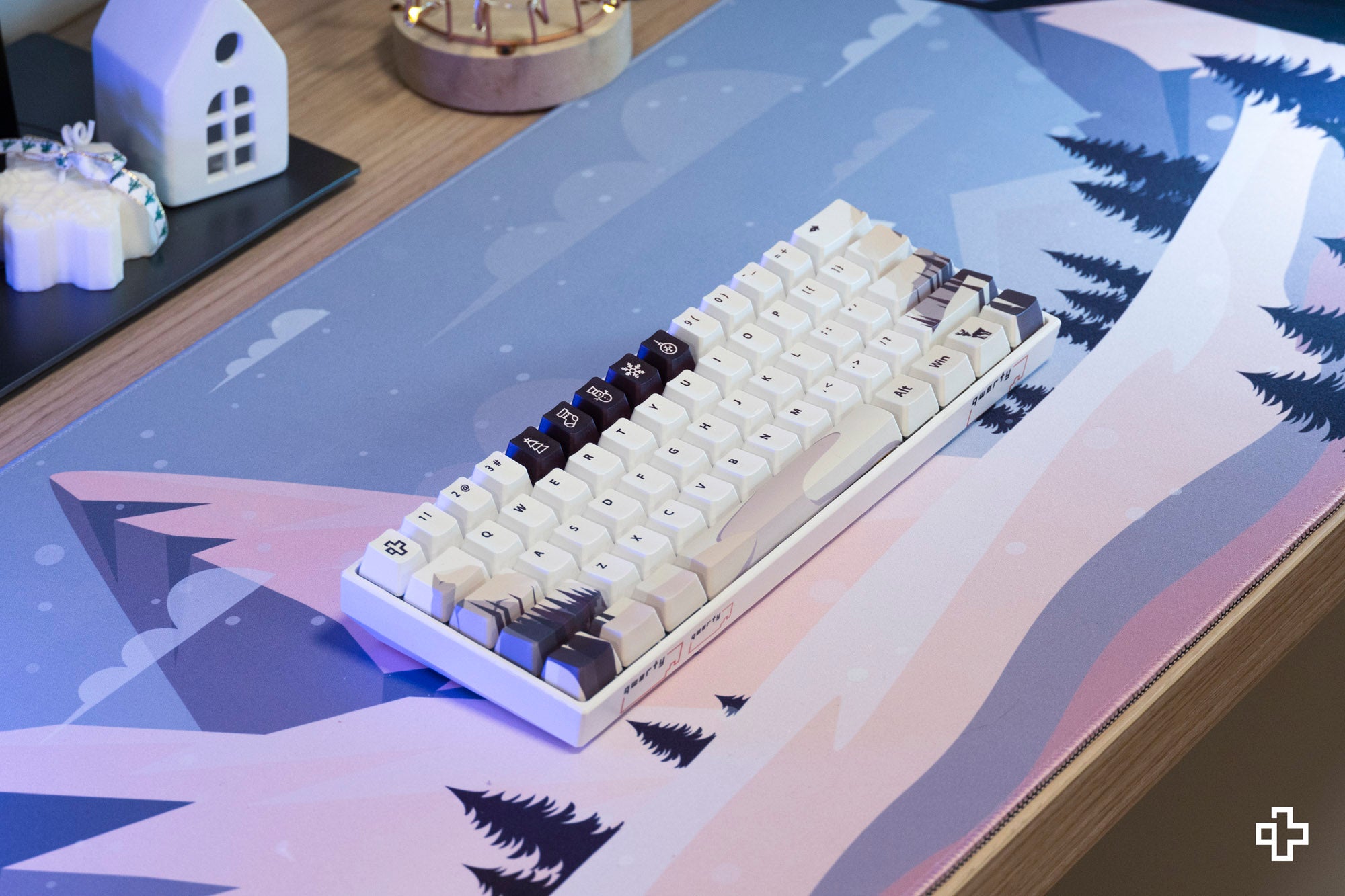 Deskmat Egérpad QwertyKey Téli Robbanás 4mm varrott szélek